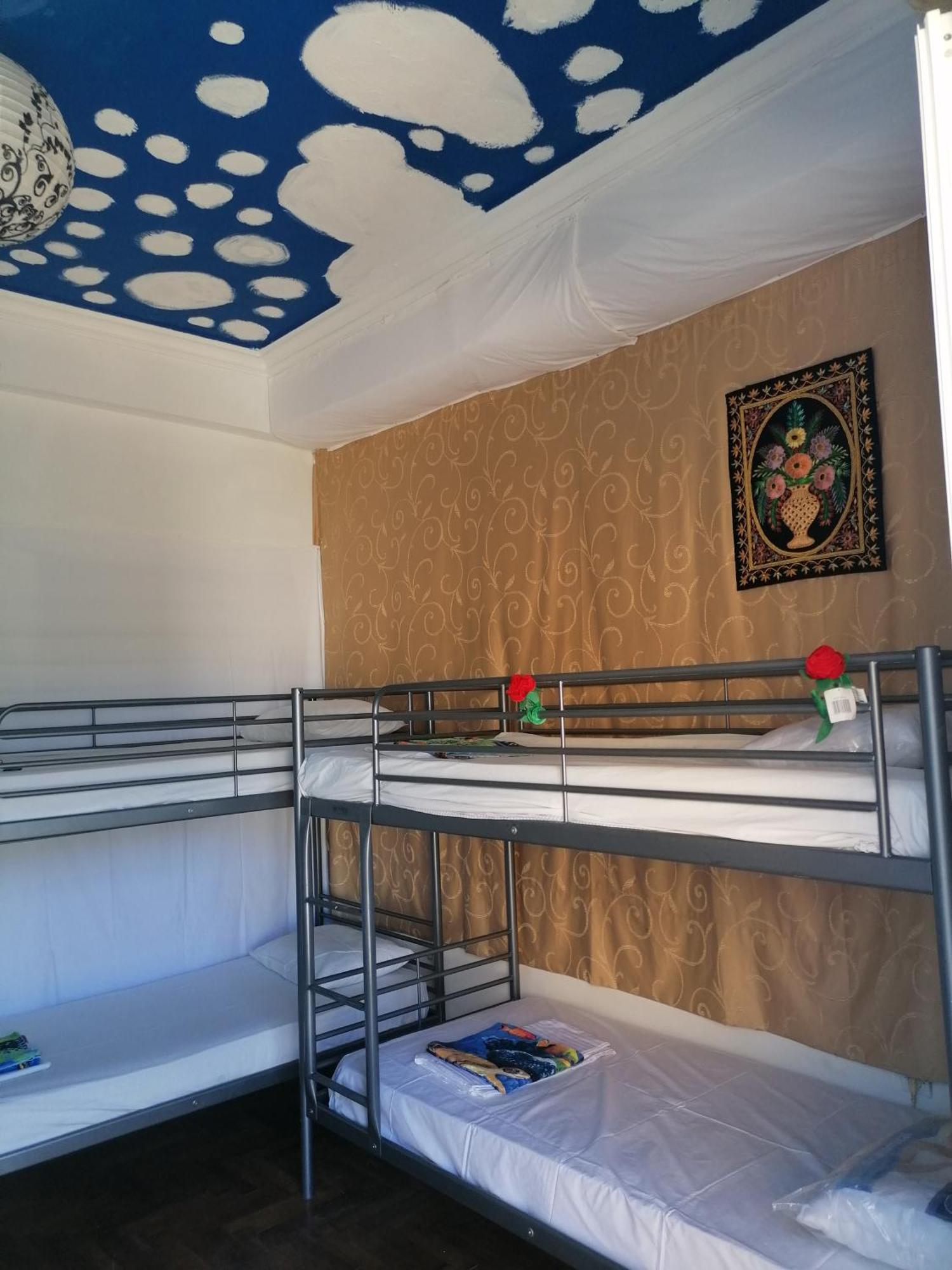 Thissio Room In The Apartmen Share Atenas Exterior foto